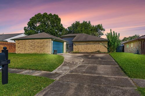 9731 Shell Rock Rd, La Porte, TX, 77571-4122 | Card Image