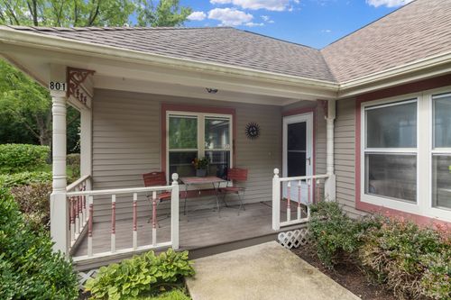 801-801 Victoria Dr, Woodstock, IL, 60098-2346 | Card Image