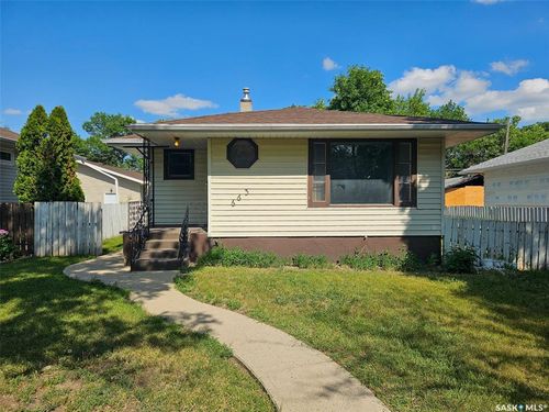 663 4th Ave Nw, Swift Current, SK, S9H0V7 | Card Image