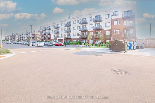 213-62 Sky Harbour Dr, Brampton, ON, L6Y6J2 | Card Image