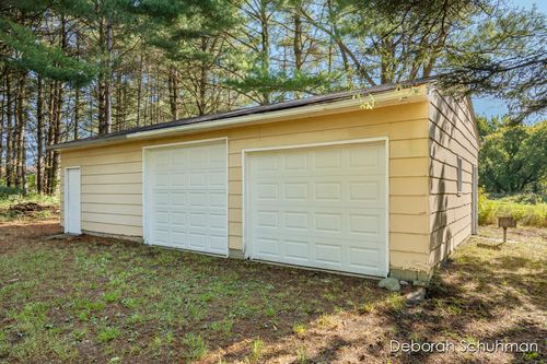 16450 Ritchie Ave, Sand Lake, MI, 49343-9005 | Card Image