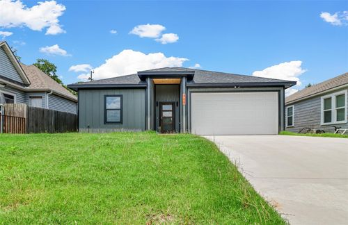 405 W Hull St, Denison, TX, 75020-4621 | Card Image