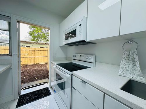 3-407 SE 14th Ct Se 14th Ct, Fort Lauderdale, FL, 33316-1969 | Card Image