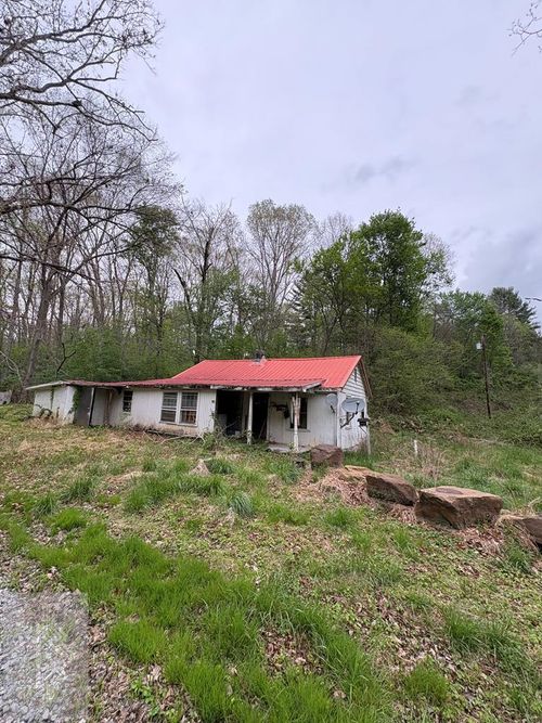 128 Triple C Rd, Princeton, WV, 24739-2295 | Card Image
