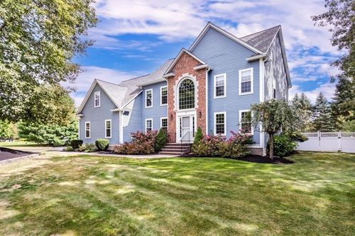 18 Northern Spy Rd, Franklin, MA, 02038-1370 | Card Image