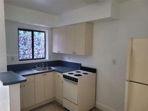apt-2-154 W 26th St, Hialeah, FL, 33010-1625 | Card Image