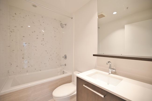 1604 - 567 Clarke Rd, Condo with 2 bedrooms, 2 bathrooms and 1 parking in Coquitlam BC | Image 12
