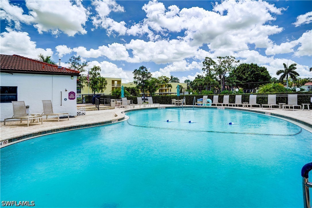 Residential in Naples 3