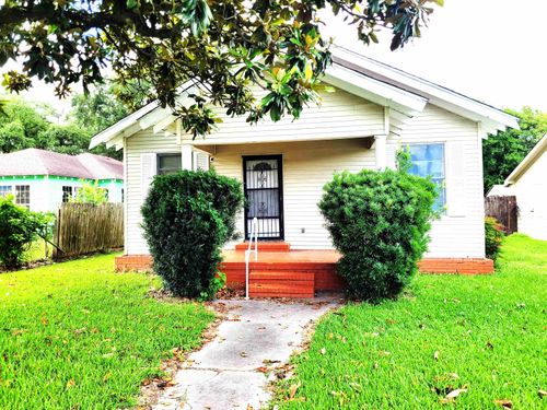 1670 Corley St, Beaumont, TX, 77701-8215 | Card Image
