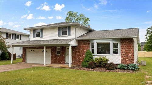 110 Countryside Lane, Grand Island, NY, 14072 | Card Image