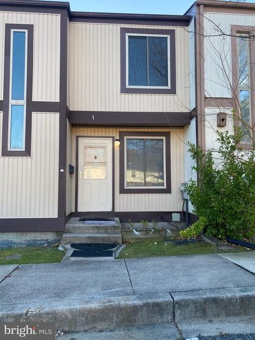 7 Mooring Ct, ESSEX, MD, 21221-2904 | Card Image