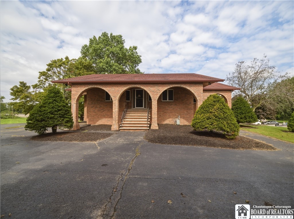 3152 E Main Rd, Dunkirk, NY 14048