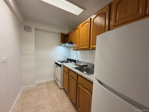 apt-104-14430 Roosevelt Ave, Flushing, NY, 11354-6215 | Card Image