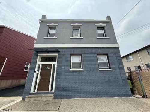 456 Broad St, Carlstadt, NJ, 07072-1179 | Card Image
