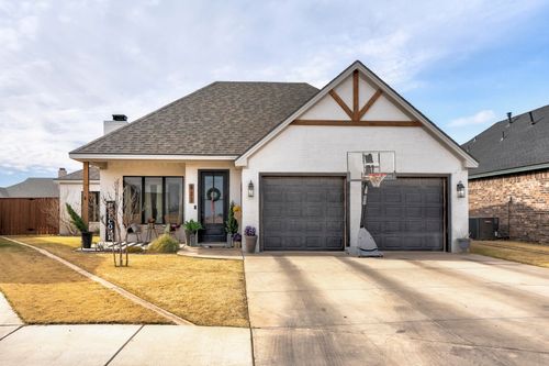 823 N 6th Cir, Wolfforth, TX, 79382-2113 | Card Image