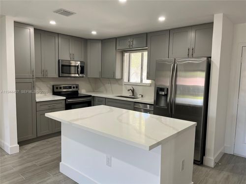 9539-9539 Sw 1st Ct, Coral Springs, FL, 33071-7389 | Card Image