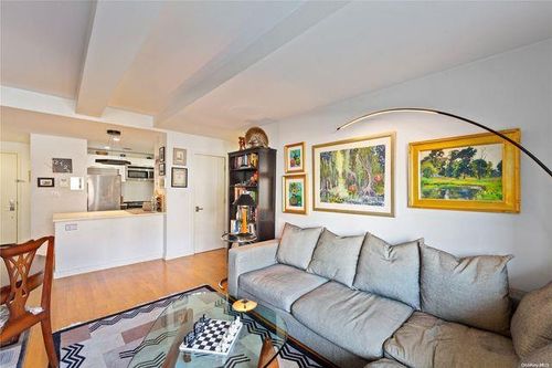 apt-1g-35 30th St, Astoria, NY, 11106-3165 | Card Image