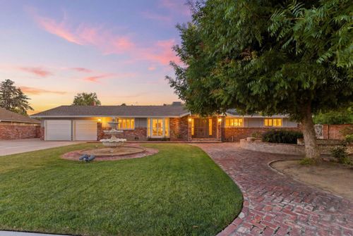 5820 E Alta Ave, Fresno, CA, 93727-5501 | Card Image