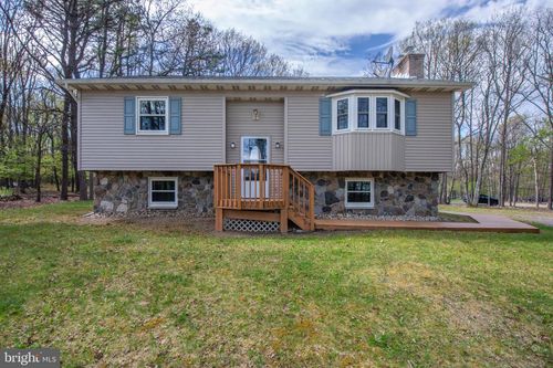 107 Shenkel Rd, Effort, PA, 18330-9044 | Card Image