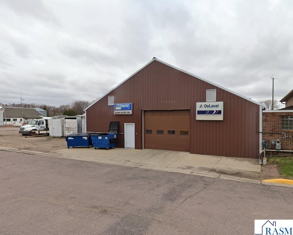 108 N Renville St, Winthrop, MN 55396