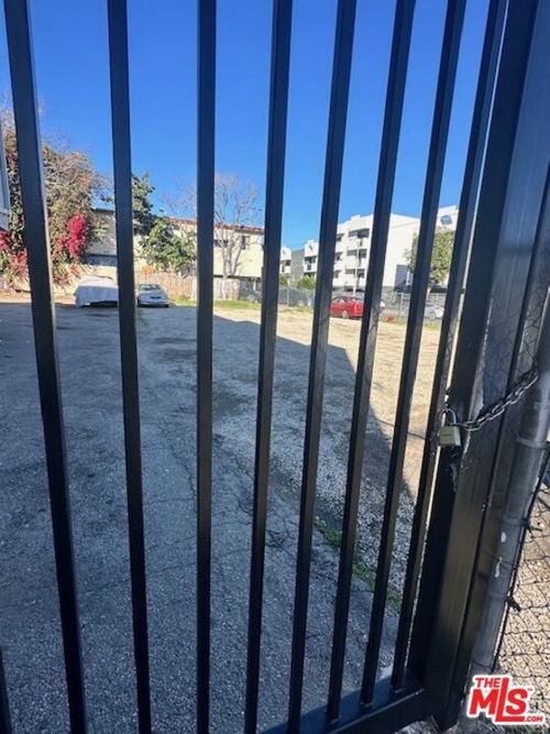 10821 Magnolia Blvd, North Hollywood, CA, 91601-4159 | Card Image