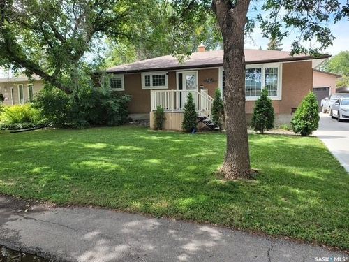 3116 Park St, Regina, SK, S4N2J2 | Card Image