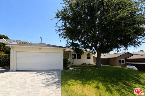 2812 Jolley Dr, Burbank, CA, 91504-2333 | Card Image