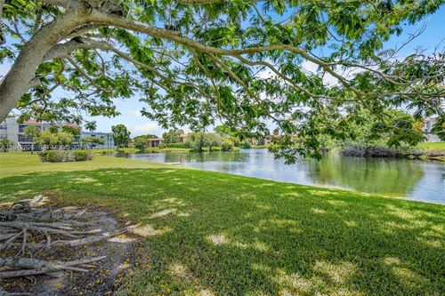 apt-308-220 Lakeview Dr, Weston, FL, 33326-1041 | Card Image