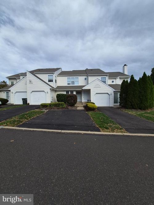 36 Banbury Ct, HOLLAND, PA, 18966-2611 | Card Image