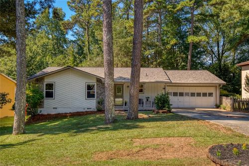 2494 Rhoanoke Dr, Duluth, GA, 30096-4355 | Card Image