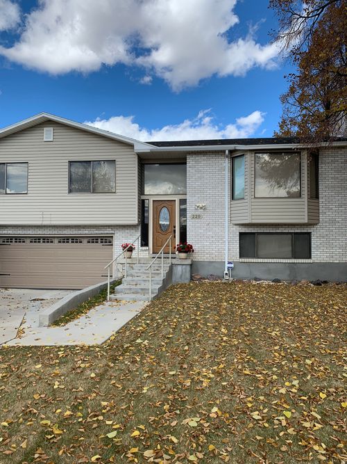 220 Mill Rd, Ferron, UT, 84523 | Card Image