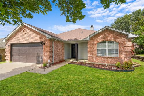 4809 Maryannes Meadow Dr, Fort Worth, TX, 76135-1647 | Card Image