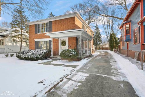 386 Saint Clair St, Grosse Pointe, MI, 48230-1502 | Card Image