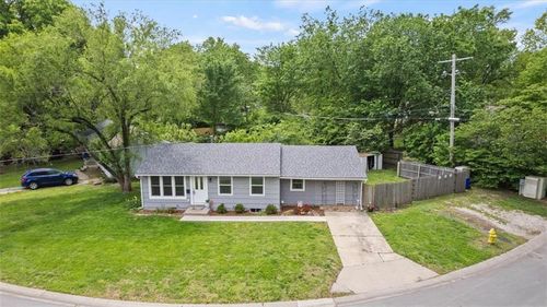 301 S Sunset Dr, Olathe, KS, 66061-4844 | Card Image