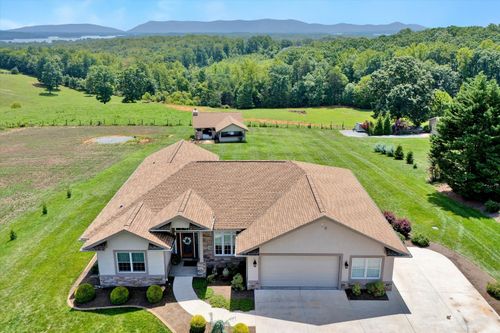 2434 Bluewater Dr, Moneta, VA, 24121-6319 | Card Image