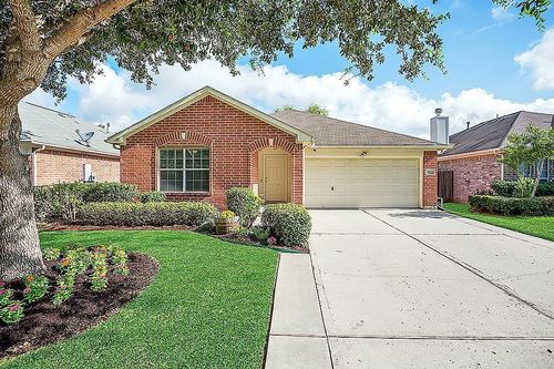 32126 Annice Ln, Pinehurst, TX, 77362-4066 | Card Image
