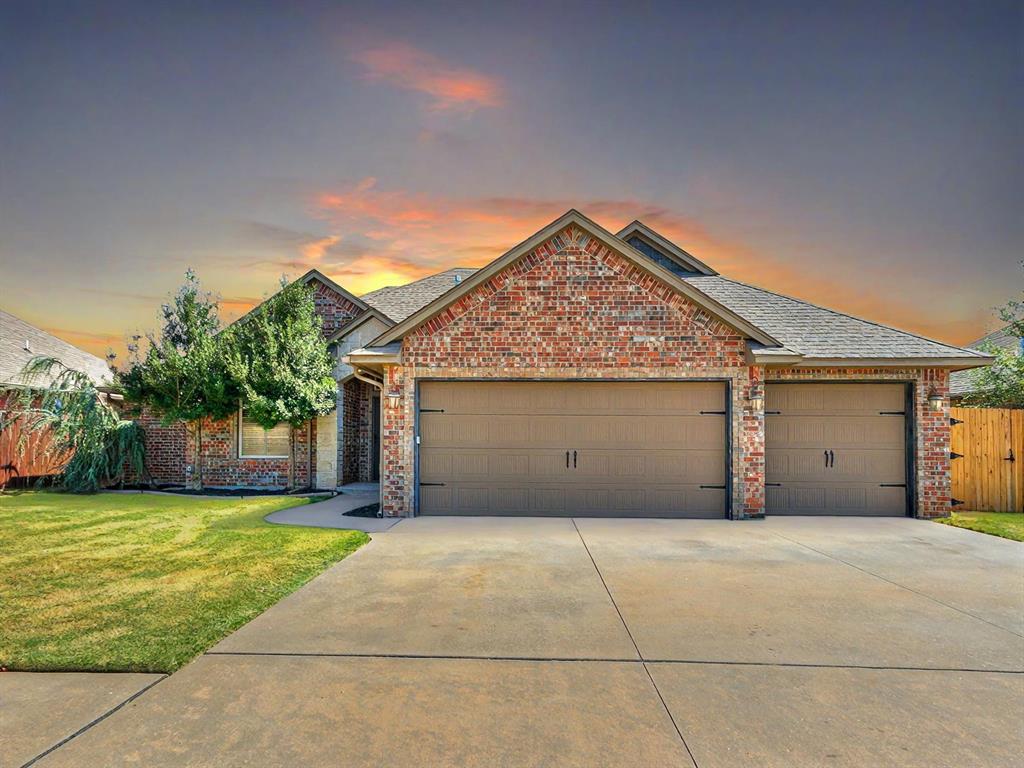 Alexander Way, Yukon, OK 73099