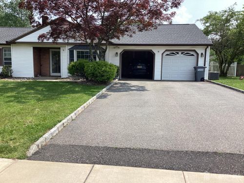 11 Wilkens Dr, Piscataway, NJ, 08854-4217 | Card Image