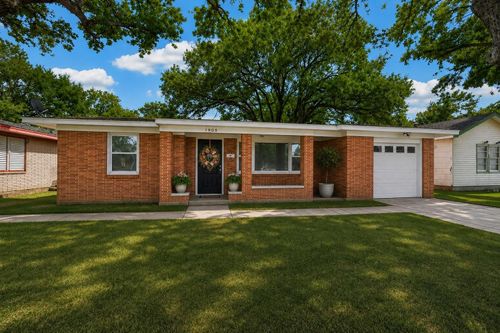 1905 5th Ave N, Texas City, TX, 77590-5409 | Card Image