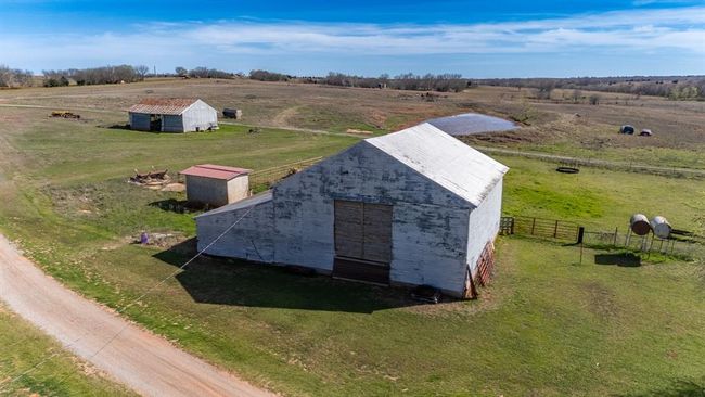 14460 N County Road 3070, House other with 4 bedrooms, 3 bathrooms and null parking in Lindsay OK | Image 10