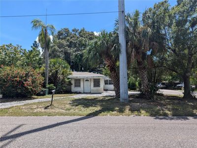 5016 11 Th Avenue S, House other with 2 bedrooms, 1 bathrooms and null parking in Gulfport FL | Image 2