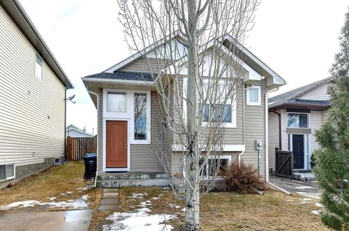 2088 Bridlemeadows Manor Sw, Home with 3 bedrooms, 1 bathrooms and 1 parking in Calgary AB | Card Image