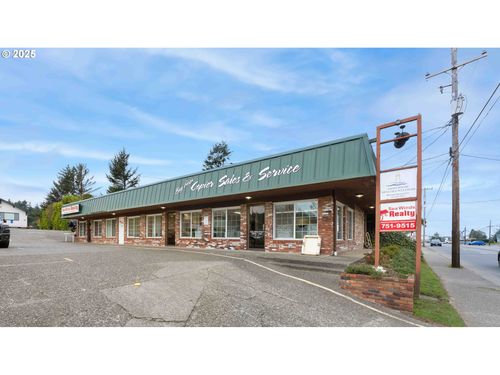2184 Broadway Ave, North Bend, OR, 97459-2330 | Card Image