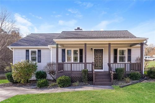 6000 Southcrest Dr, Clemmons, NC, 27012-8360 | Card Image