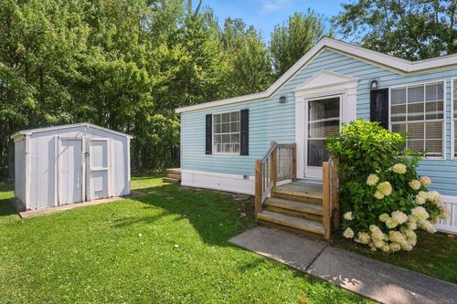 1103 Forest Ln, Columbus, MI, 48063-3745 | Card Image