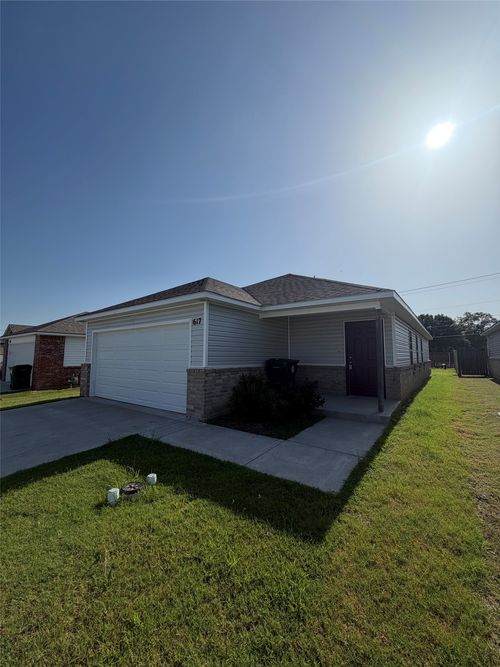617 Georgia Pl, Muskogee, OK, 74403-1738 | Card Image