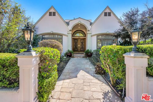 10810 Rochester Ave, Los Angeles, CA, 90024-4910 | Card Image