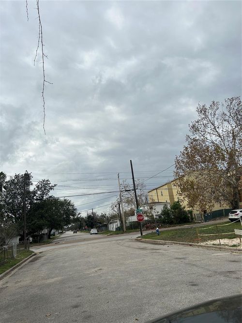 1712 Moody St, Houston, TX, 77009-2344 | Card Image