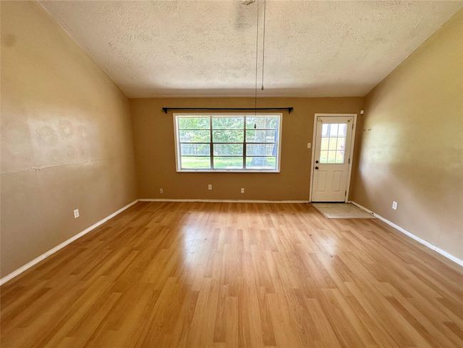 Living Room | Image 7