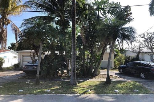 3910 Nw 33rd Ave, Lauderdale Lakes, FL, 33309-4905 | Card Image
